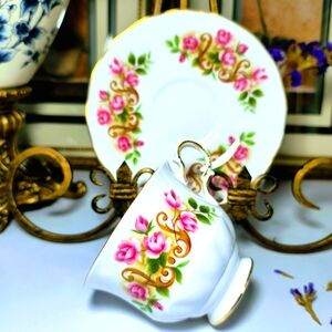 Queen Anne, Ridgway Potteries vintage tea cup & saucer in pattern no.  8505. Exc